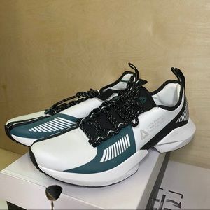 🛑SOLD🛑 Reebok Sole Fury White Black Running